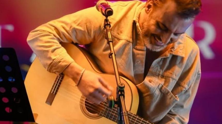 Rıza Tamer evinde fenalaştı! Apar topar hastaneye kaldırıldı