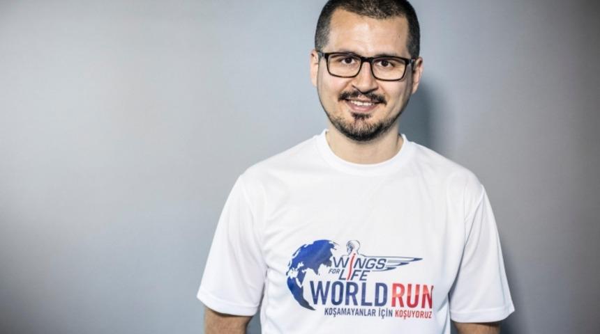 Doktorların &lsquo;y&uuml;r&uuml;yemez&rsquo; dediği Emrah, omurilik fel&ccedil;lileri i&ccedil;in bir kez daha koşacak