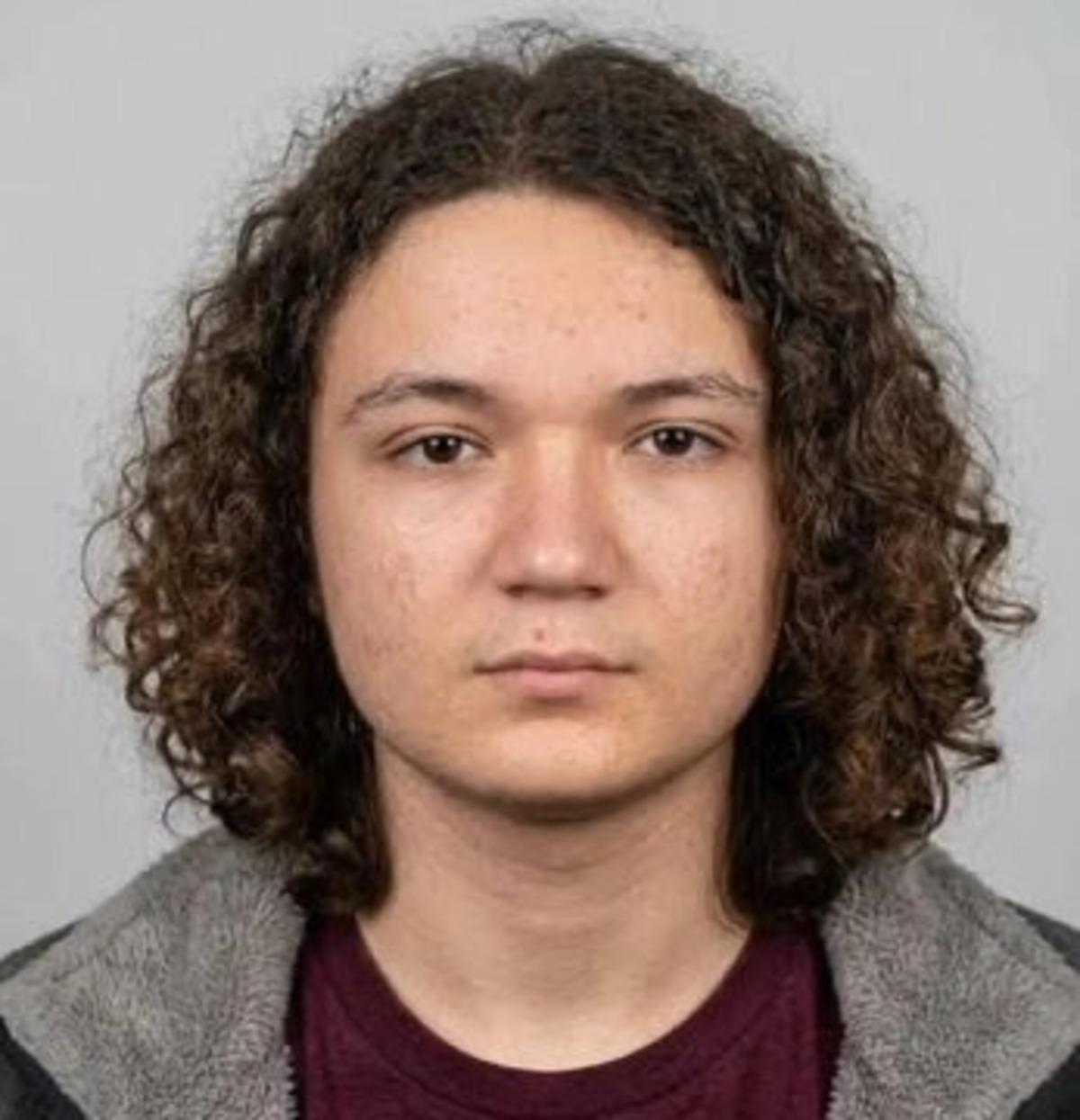 Okul saldırganının 11 Nisan daki yazısı ortaya &ccedil;ıktı:  En &uuml;st&uuml;n insanım  2