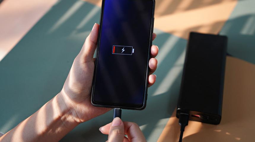 Powerbank taşıma devrini bitirecek iddia: 'Honor deneme &uuml;retimine başladı'