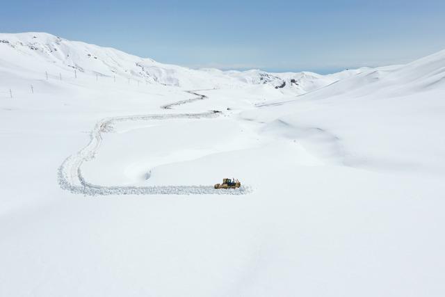 Son 66 yılın en y&uuml;ksek kış yağışını alan Ağrı da karla m&uuml;cadele s&uuml;r&uuml;yor 10