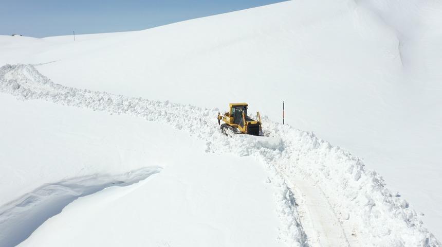 Son 66 yılın en y&uuml;ksek kış yağışını alan Ağrı'da karla m&uuml;cadele s&uuml;r&uuml;yor