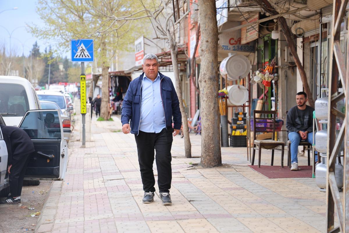 Kahramanmaraşlı adamın g&ouml;zlerini g&ouml;ren fotoğraf &ccedil;ektiriyor! 2
