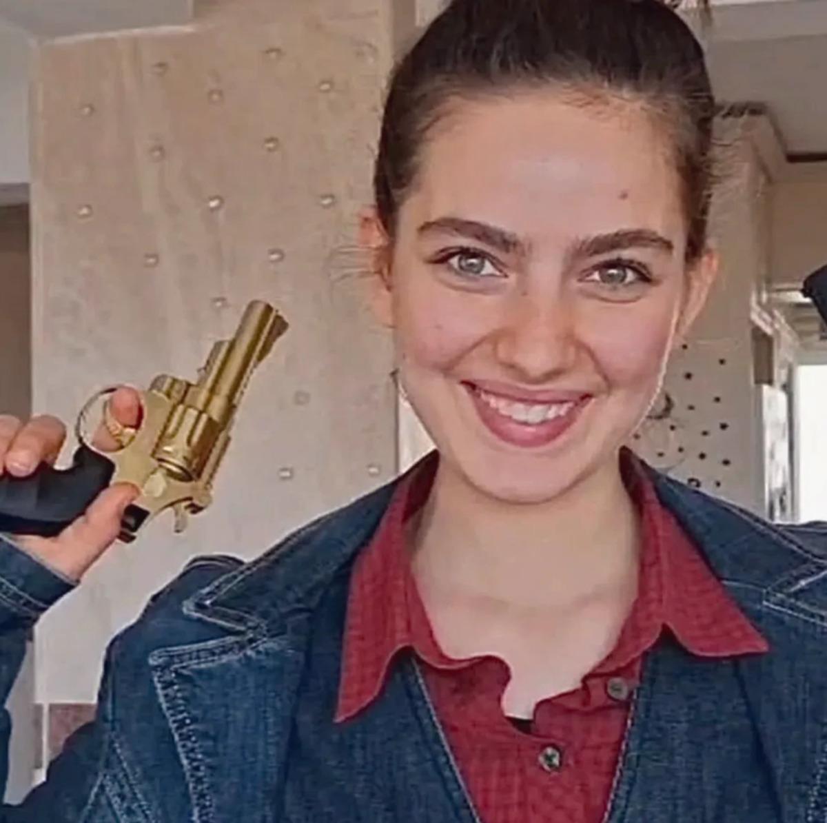 Taşacak Bu Deniz yayın akışından &ccedil;ıkarıldı! Ava Yaman paylaştı 1