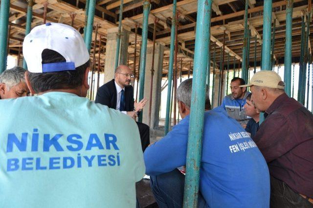 Başkan Özcan, Galericiler Sitesi inşaatını inceledi