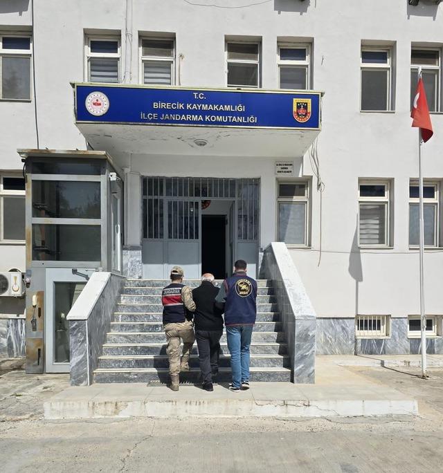 Birecik’te aranan 2 şahıs yakalandı 1
