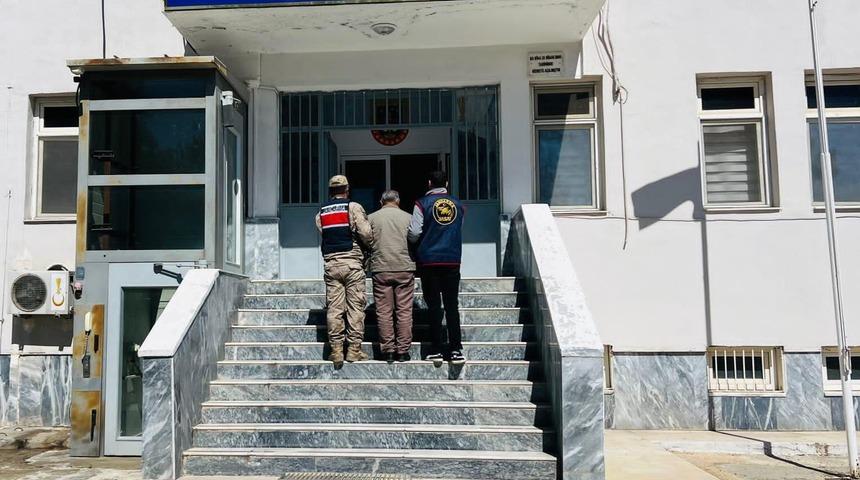 Birecik&rsquo;te aranan 2 şahıs yakalandı