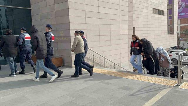 Tefecilik iddiasıyla yakalanan 15 ş&uuml;pheli adliyeye sevk edildi 2