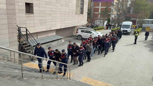 Tefecilik iddiasıyla yakalanan 15 şüpheli adliyeye sevk edildi
