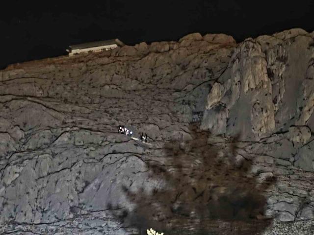 Kayalıklardan atlayan cezaevi firarisi kurtarıldı 1