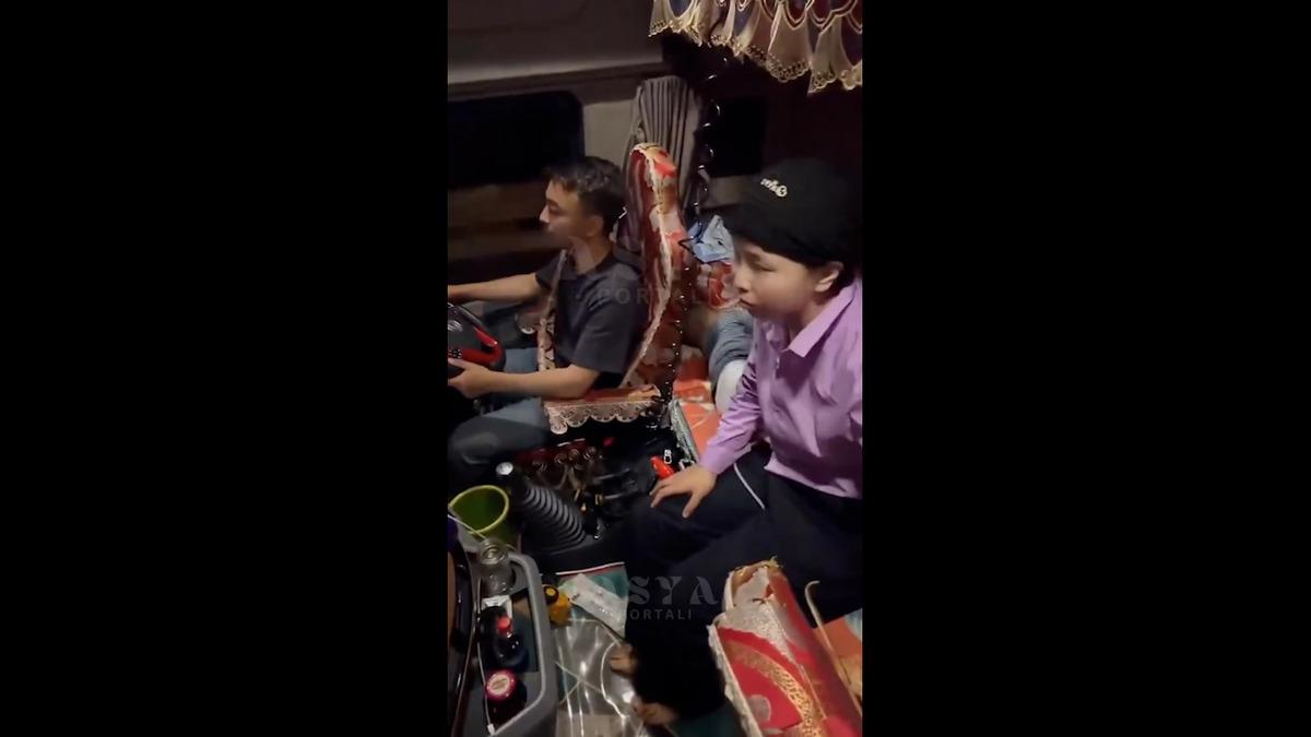 Tır şof&ouml;r&uuml; ailesinden uzak kalmamak i&ccedil;in tır kabinini eve d&ouml;n&uuml;şt&uuml;rd&uuml;! 2