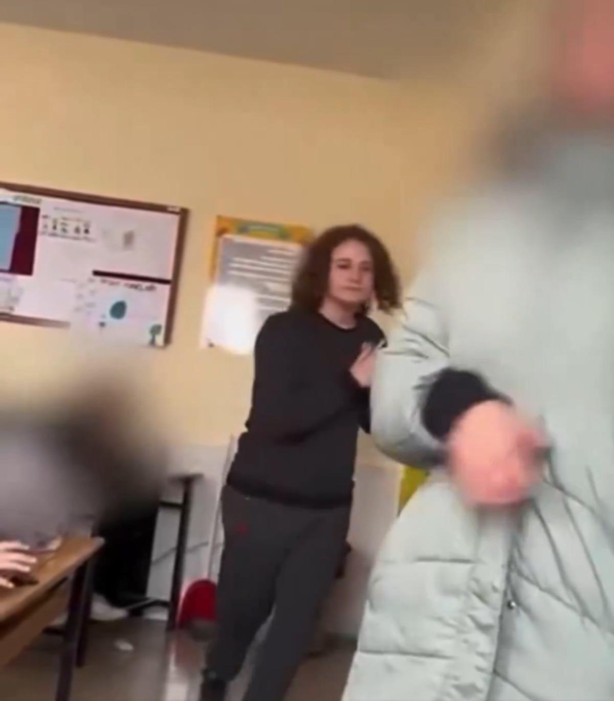 Saldırganın elinde silahla girdiği sınıftaki Fatma o anları anlattı: "Ka&ccedil;ışınız yok!" 2