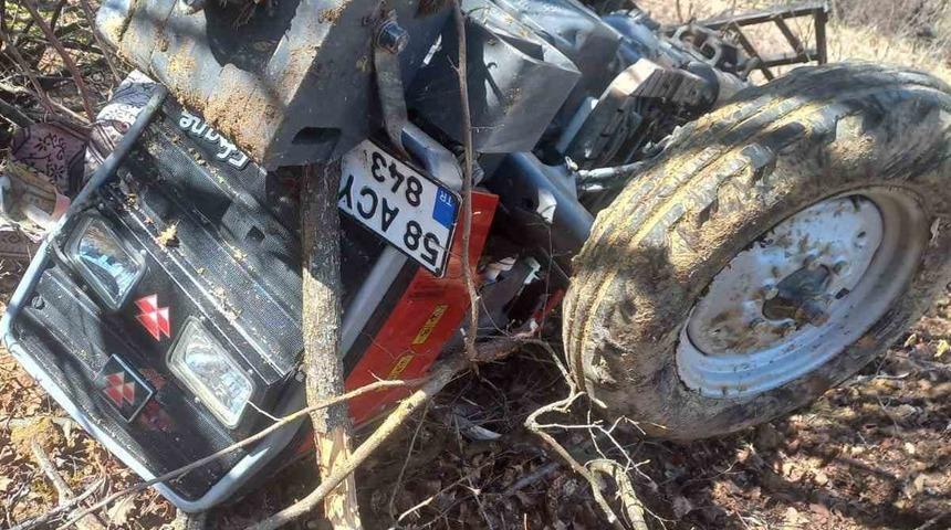 Sivas&rsquo;ta trakt&ouml;r devrildi, 2 kardeşten 1&rsquo;i &ouml;ld&uuml;