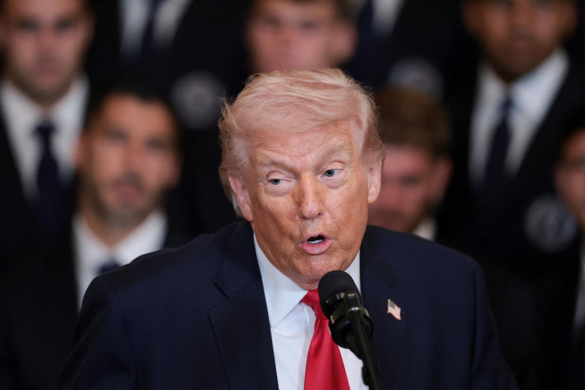 Son dakika! İran duyurdu: H&uuml;rm&uuml;z Boğazı a&ccedil;ıldı, Trump "Abluka devam edecek" dedi 2