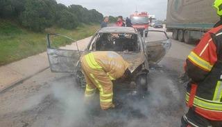 Biga-bandırma karayolunda &ccedil;ıkan ara&ccedil; yangını s&ouml;nd&uuml;r&uuml;ld&uuml;