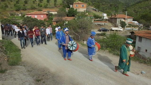 Gelini mehteran takımı ile aldı 4