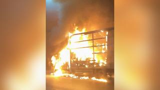 Yer: İstanbul! Kamyonette çıkan yangın paniğe neden oldu