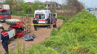 Sakarya'da acı olay! Devrilen traktörün sürücüsü öldü