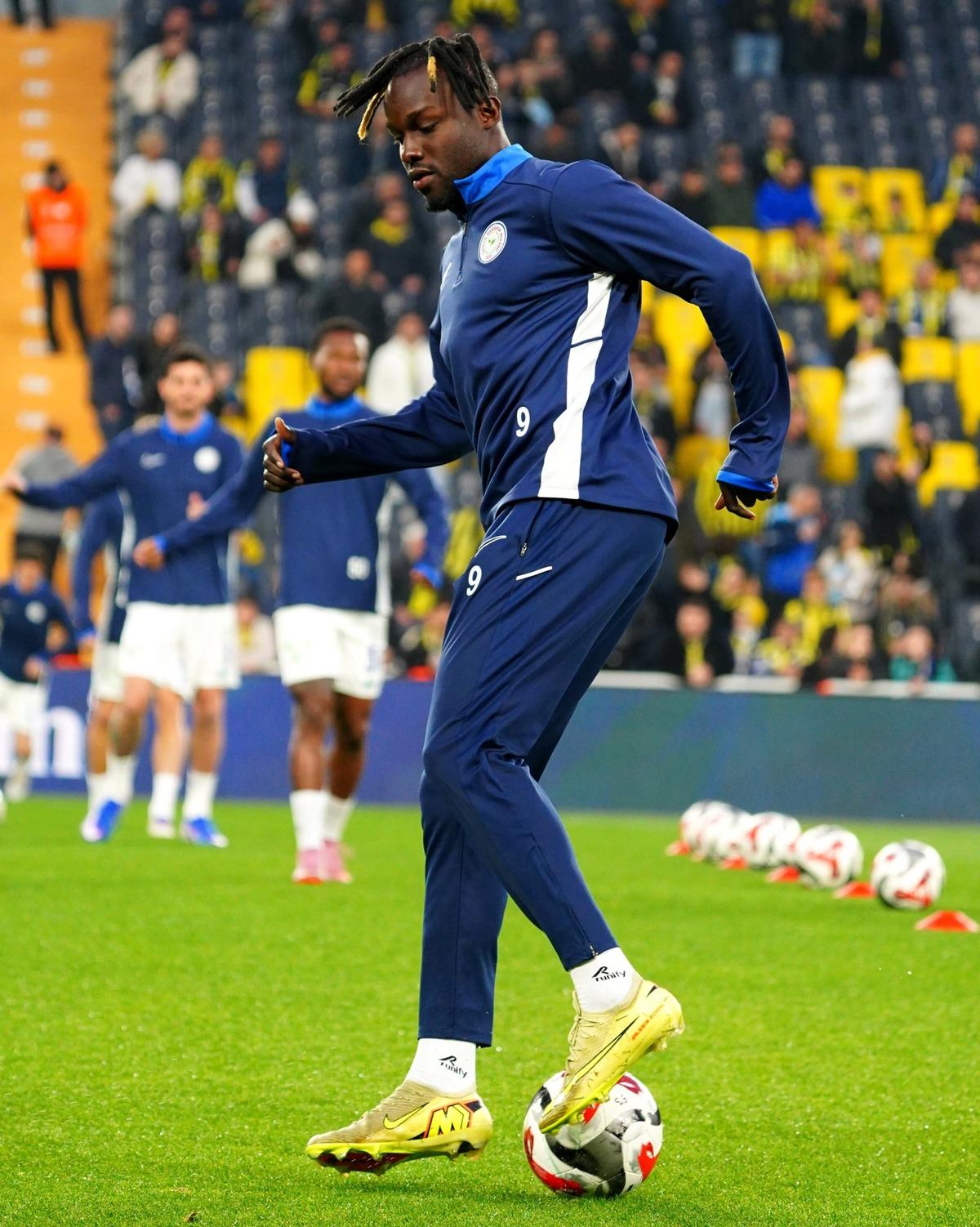 Fenerbah&ccedil;e nin korkulu r&uuml;yası: Ali Sowe Kadık&ouml;y de tarih yazıyor! 1