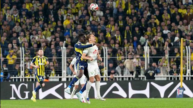 Zirvede derin kayıp! Fenerbahçe son saniyelerde Rizespor'a takıldı