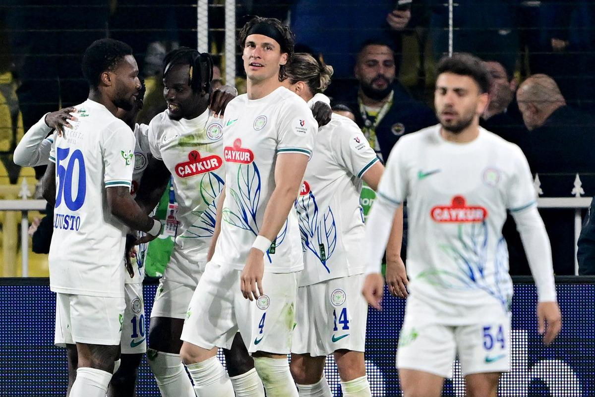 Fenerbah&ccedil;e nin "uzatma" &ccedil;ilesi bitmek bilmiyor! Lanet geri d&ouml;nd&uuml; 2