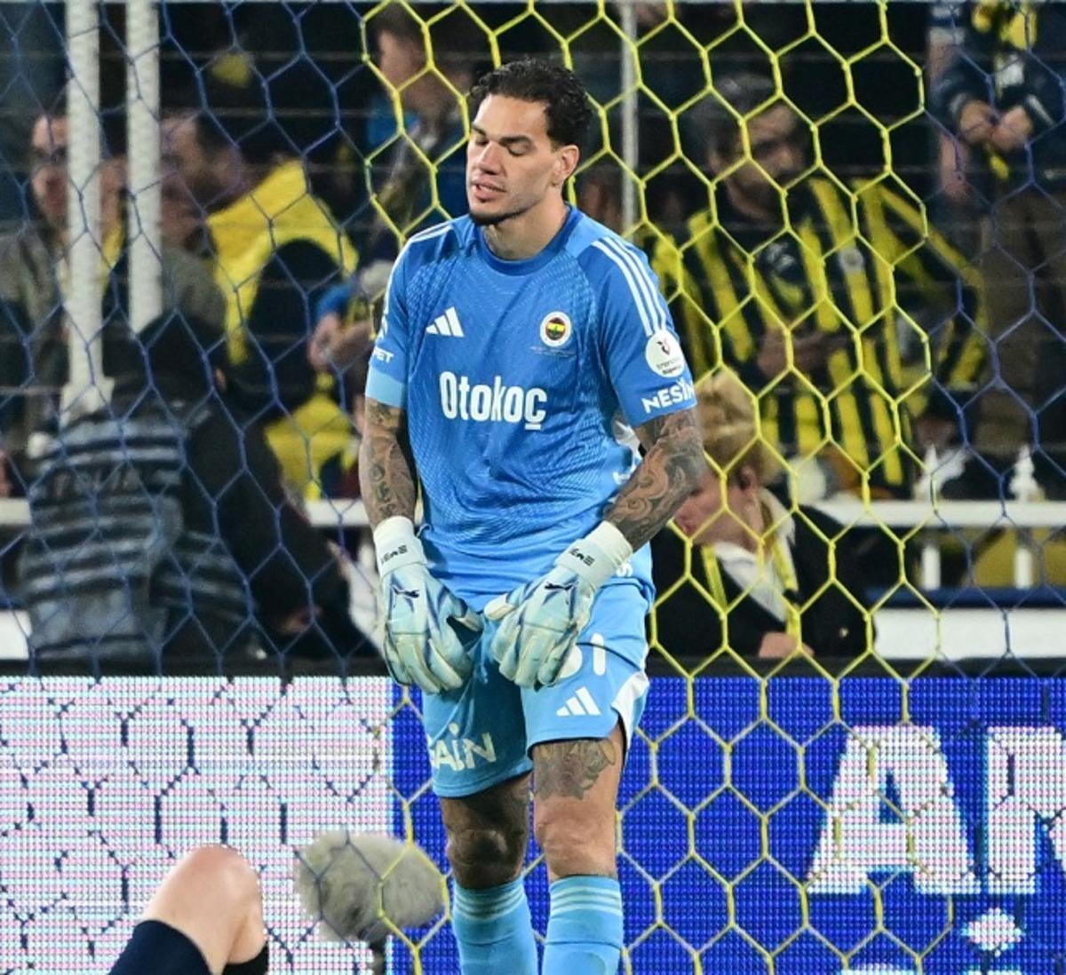 Kadık&ouml;y de protesto sesleri! Taraftarlar Ederson&rsquo;u ıslıkladı 1