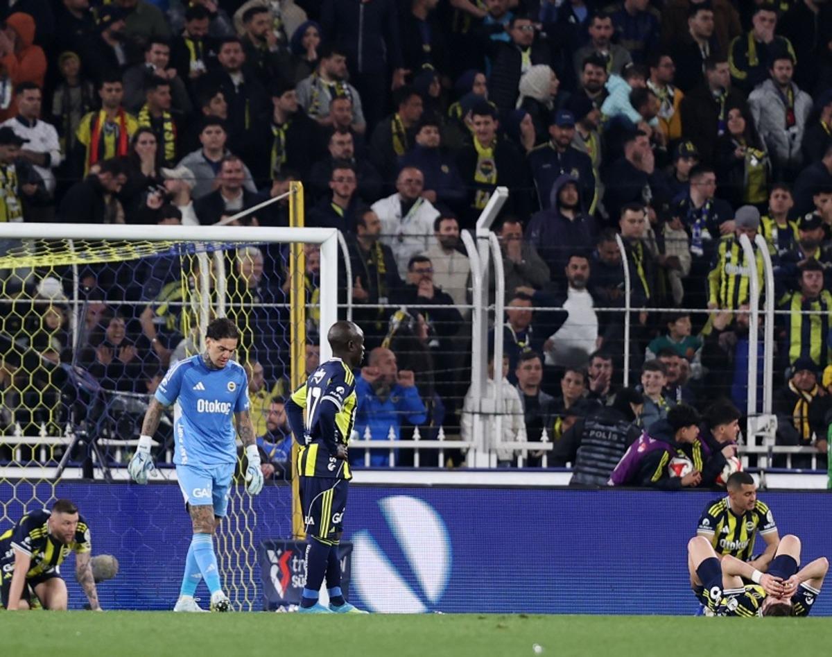 Kadık&ouml;y de protesto sesleri! Taraftarlar Ederson&rsquo;u ıslıkladı 2