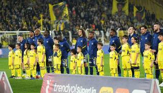 Kadık&ouml;y'de protesto sesleri! Taraftarlar Ederson&rsquo;u ıslıkladı