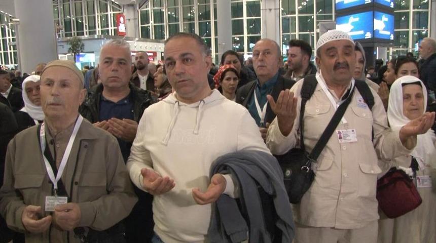 Yılın ilk hacı adayları İstanbul Havalimanı'ndan kutsal topraklara uğurlandı