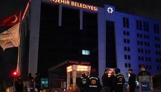 Ataşehir Belediyesi'ne gece yarısı operasyon