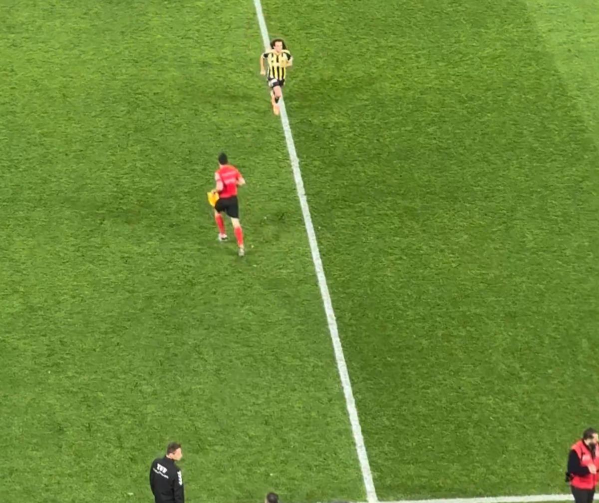 Kadık&ouml;y de ilgin&ccedil; olay! Guendouzi, stadyumu b&ouml;yle terk etti 1