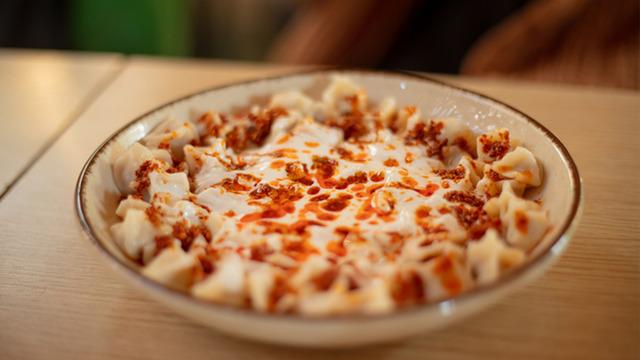 Hamur açmadan yapılan mantıya talep patladı: 10 dakikada hazır