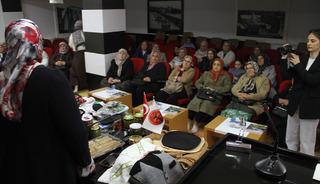 Kadınlar sınır tanımıyor: '&Ccedil;arşamba'dan d&uuml;nyaya'