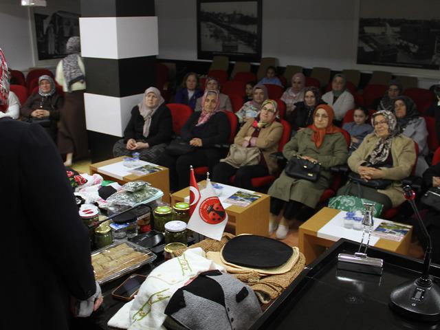 Kadınlar sınır tanımıyor: '&Ccedil;arşamba'dan d&uuml;nyaya'