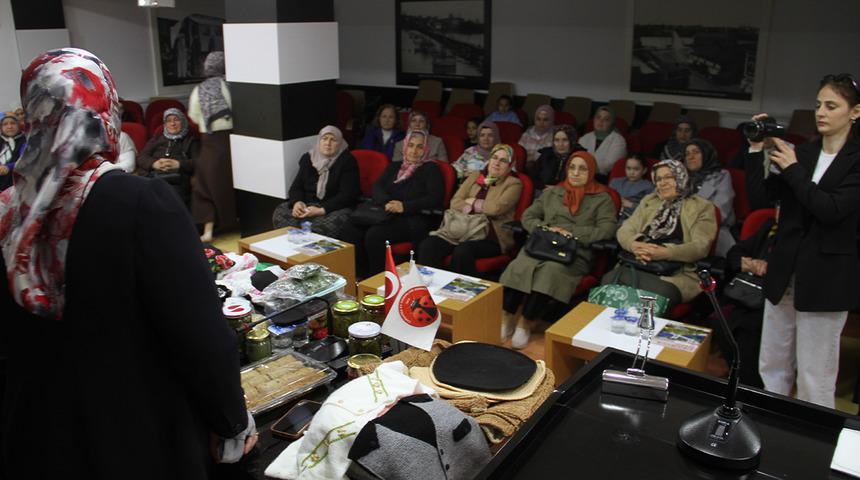 Kadınlar sınır tanımıyor: '&Ccedil;arşamba'dan d&uuml;nyaya'