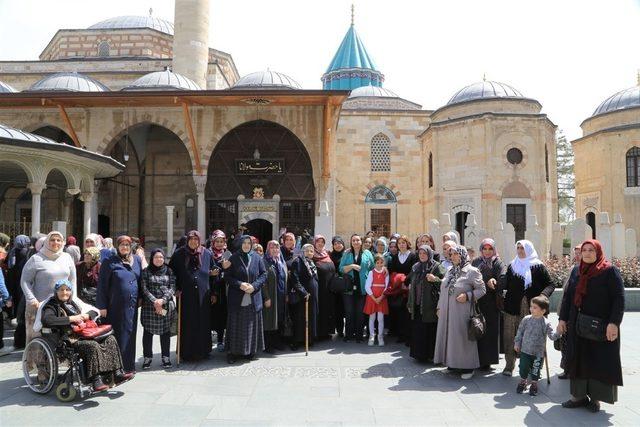 Aksaraylı şehit ailelerine Konya gezisi düzenlendi