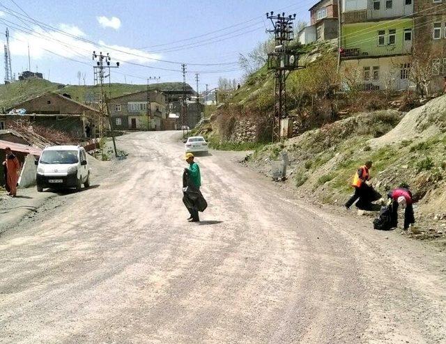 Hakkari’de çevre temizliği