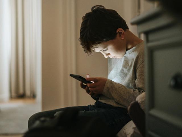 &Ccedil;ocuklara &ouml;zel SIM kart geliyor! Sınırlama olacak