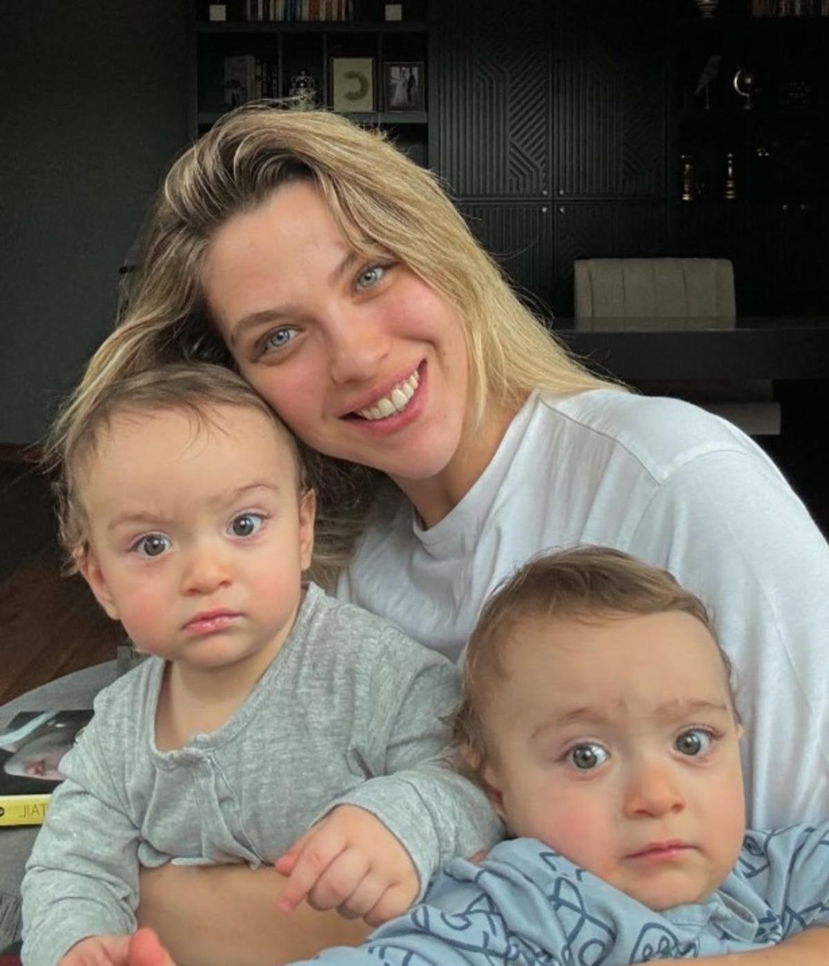 Yasemin Şefkatli ve oğlu merdivenden düştü! Apar topar hastaneye kaldırıldı 1