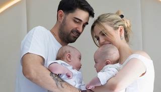 Oğluyla merdivenden d&uuml;şt&uuml;! Apar topar hastaneye kaldırıldı