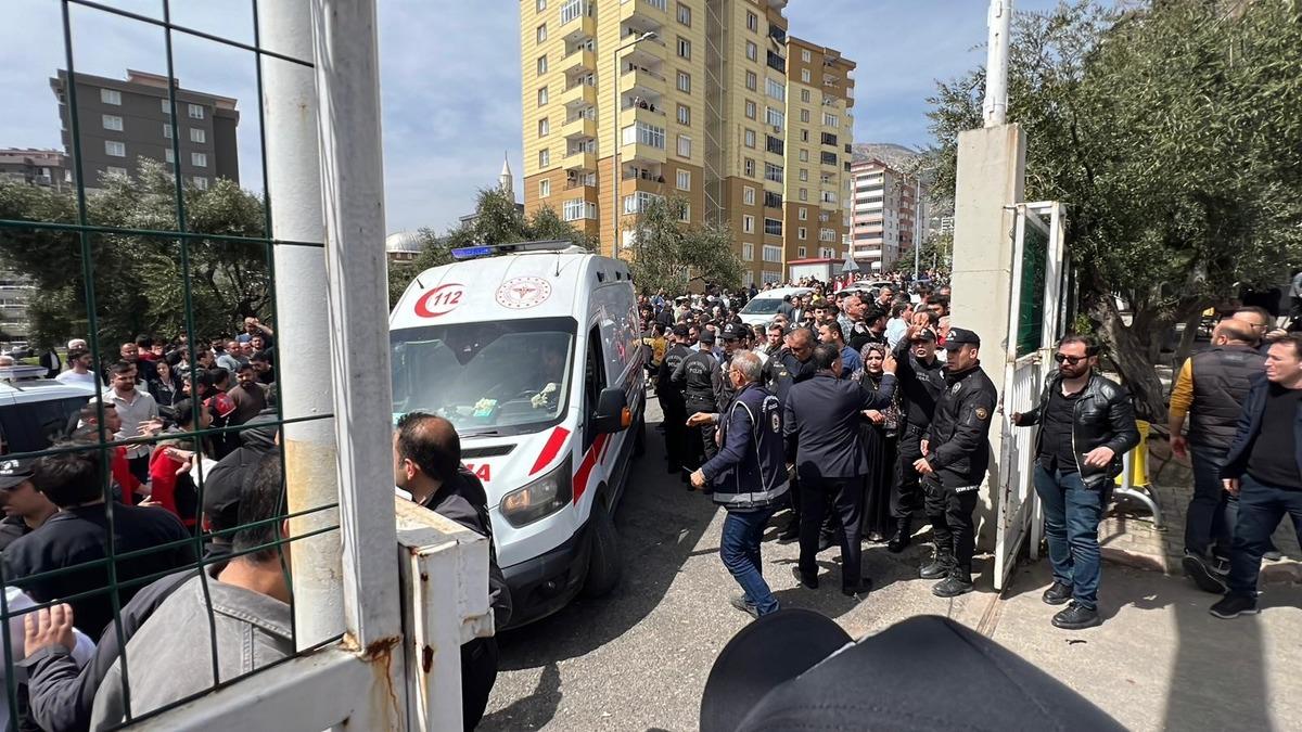 Okullarda saldırı tehdidi sonrası harekete ge&ccedil;ildi! 12 tutuklama 1