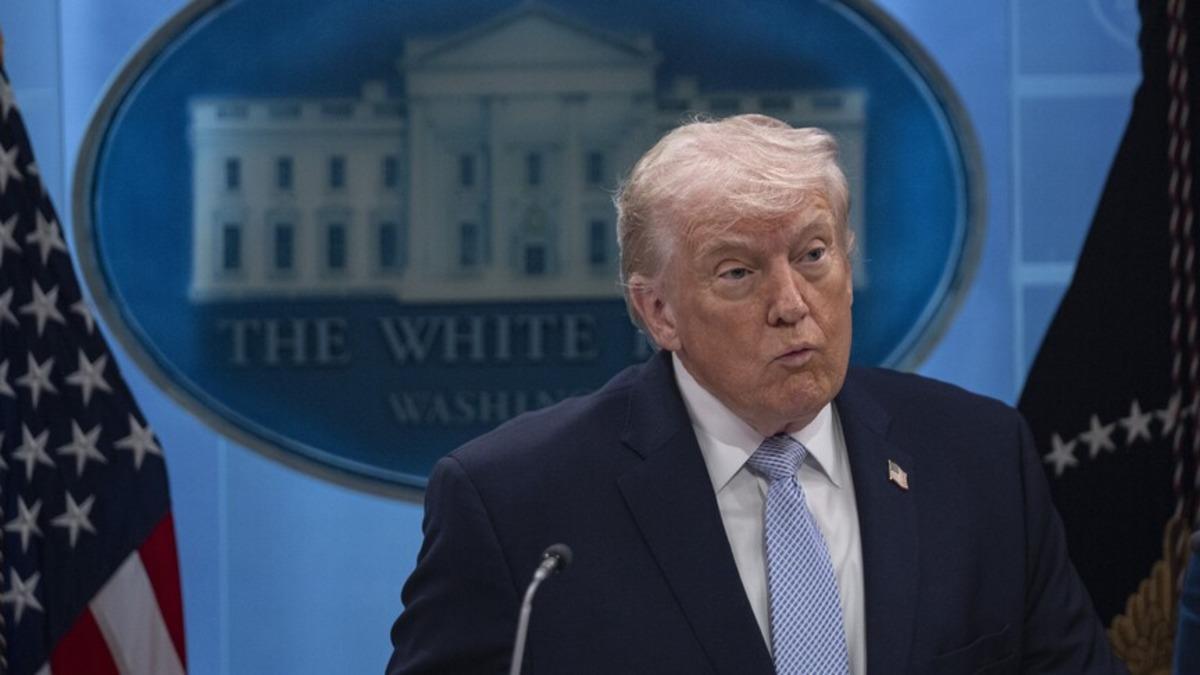 Trump  gerekirse bombalayacağız  demişti! İran resti g&ouml;rd&uuml; el arttırdı: H&uuml;rm&uuml;z Boğazı kapatıldı! 2