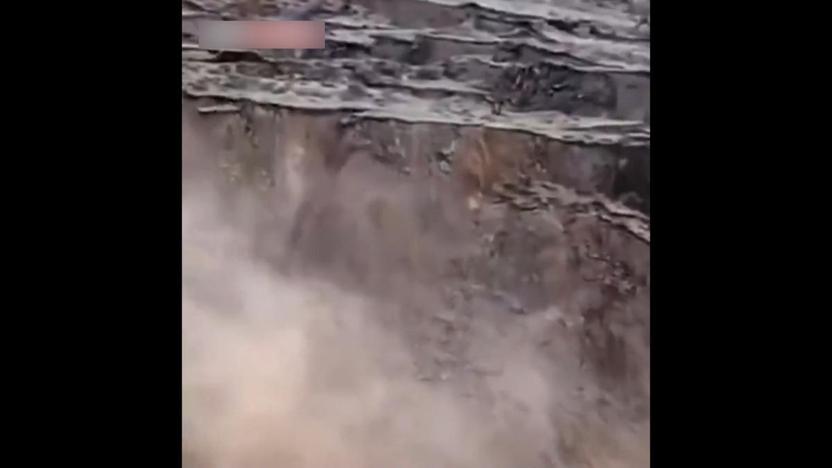 Rusya Dağıstan da dev toprak kayması g&uuml;ndem oldu: Yama&ccedil; &ccedil;&ouml;kt&uuml;! 2