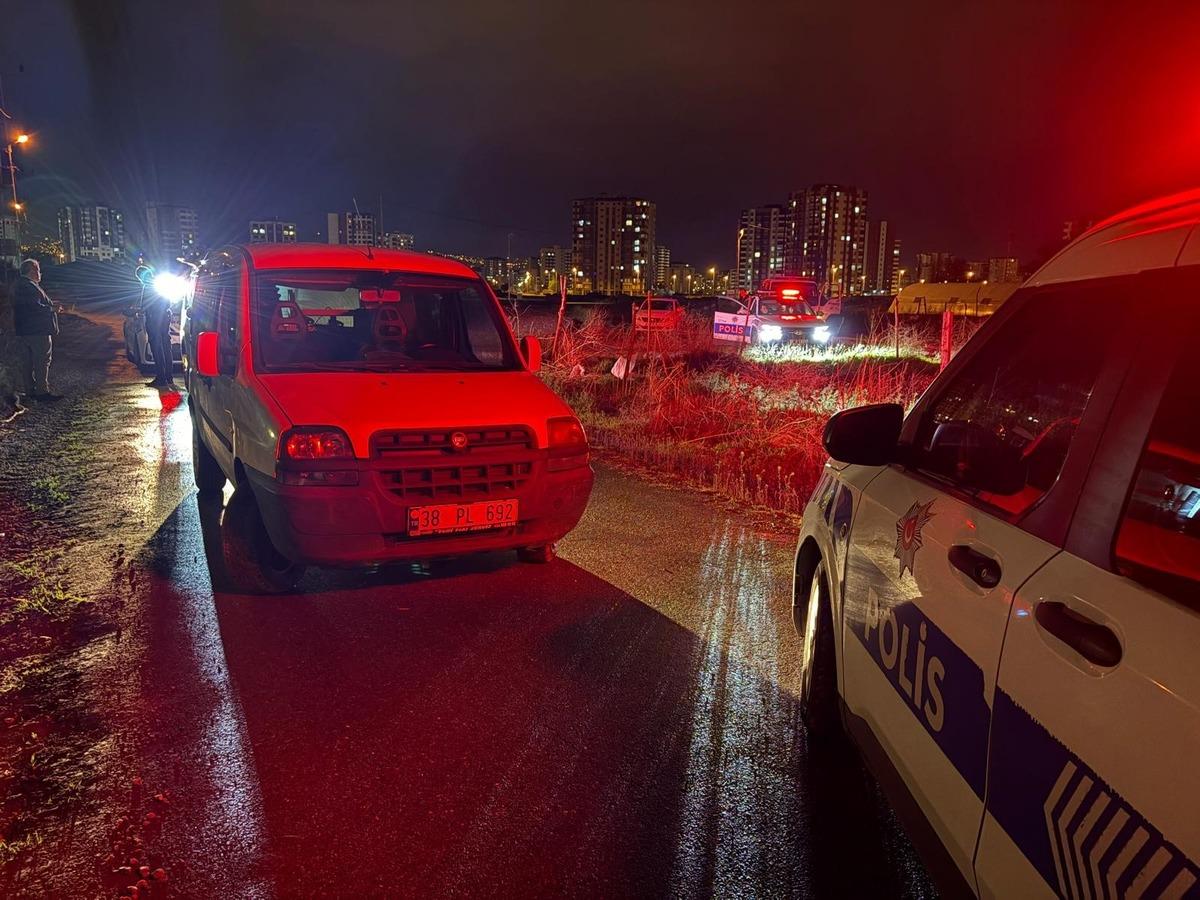 Polisten ka&ccedil;an alkoll&uuml; s&uuml;r&uuml;c&uuml;n&uuml;n son isteği  pes  dedirtti 1