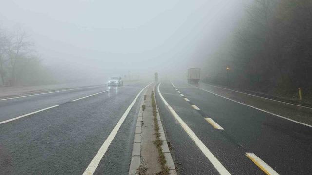 Yoğun sis Bolu Dağı&rsquo;nı kapladı 5