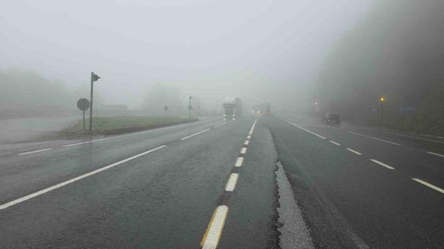 Yoğun sis Bolu Dağı&rsquo;nı kapladı 3