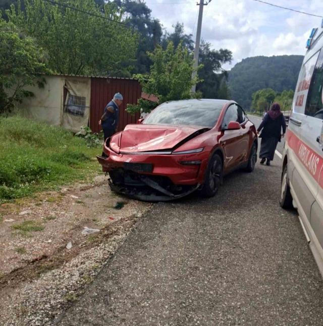 G&ouml;kova-Marmaris karayolunda kaza: 4 yaralı 1