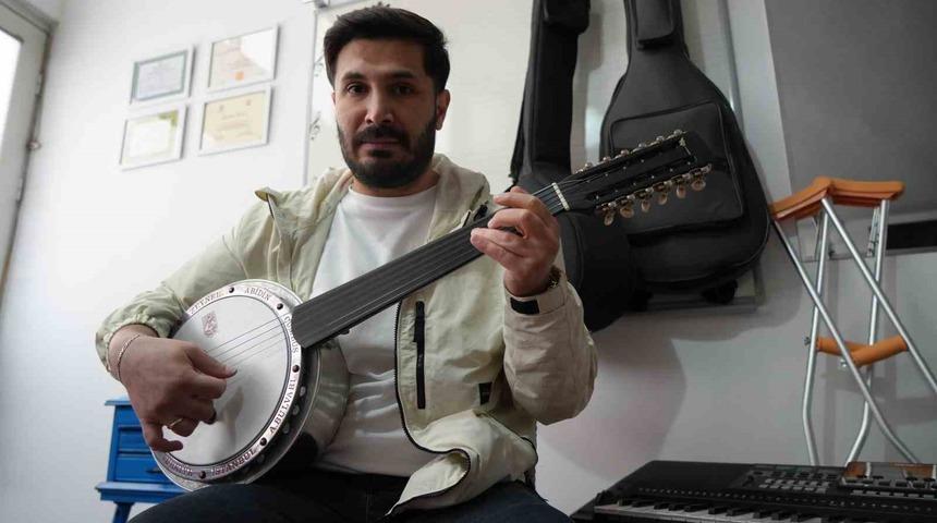 Trafik kazası sonrası engelli kalan gen&ccedil; &ouml;ğretmenin azmi