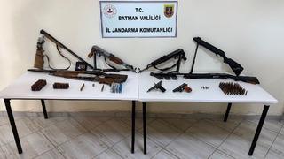 Sason’da kaçak silahlar ele geçirildi, 2 kişi tutuklandı