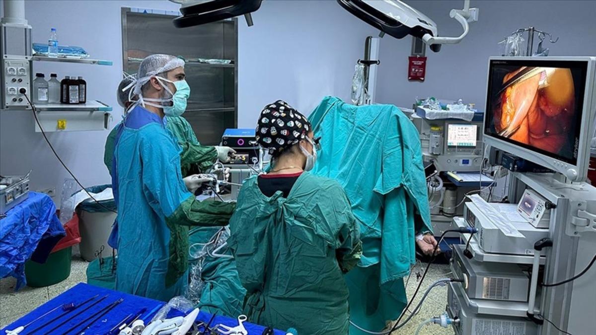 Midesiz yaşayan aile: Yaşamak i&ccedil;in midelerini aldırmak zorundalar 2